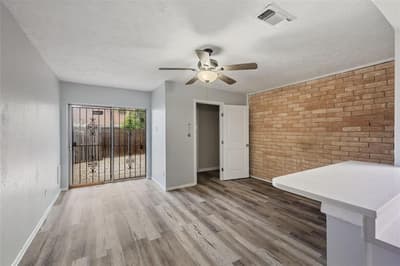 66 W Mountain Creek Drive, Grand Prairie TX 75052 - Photo 2