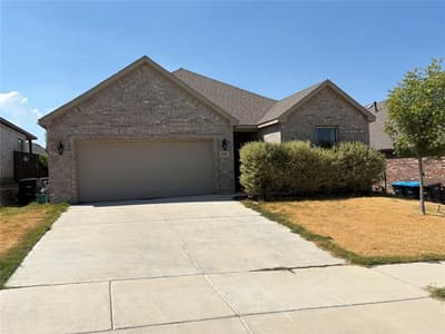 208 Flower Ridge Drive, Fort Worth TX 76108