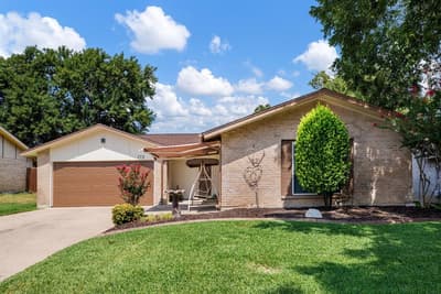 715 Salem Drive, Arlington TX 76014 - Photo 2