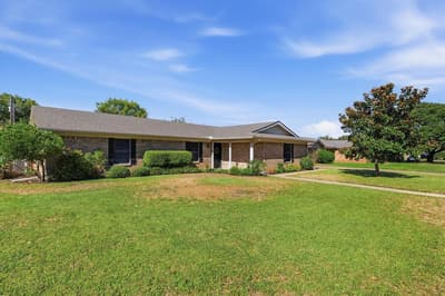 213 Travis Lane, Hewitt TX 76643 - Photo 4