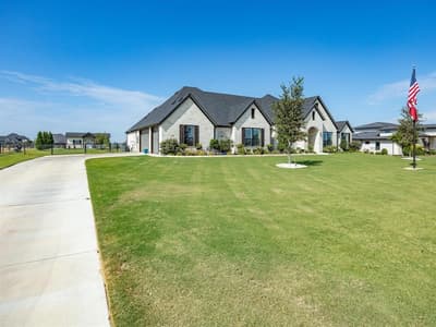 317 Kenyon Court, Granbury TX 76049 - Photo 3