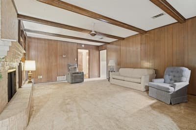 105 W Lilly Lane, Arlington TX 76010 - Photo 2