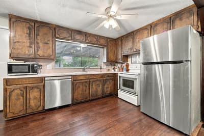 1204 W 4th Street, McGregor TX 76657 - Photo 5