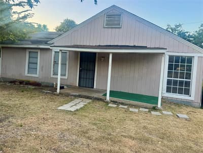803 N Joe Wilson Road, Cedar Hill TX 75104 - Photo 2