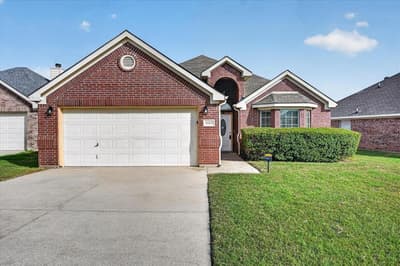 1113 Manhassett Court, Fort Worth TX 76140