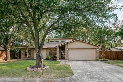 904 Dewey Scott Street, Benbrook TX 76126