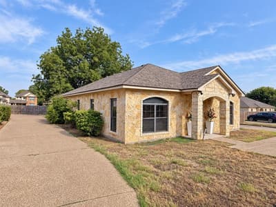 221 Gurley Lane, Waco TX 76706 - Photo 3