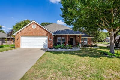 853 Royal Oak Lane, Burleson TX 76028