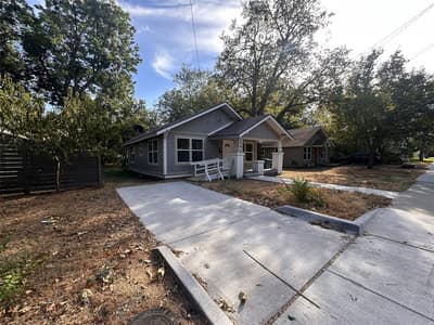 327 Egan Street, Denton TX 76201 - Photo 2