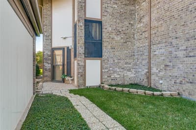 7 Dewberry Court, Bedford TX 76021