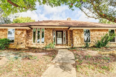 2615 Dove Creek Lane, Carrollton TX 75006 - Photo 2