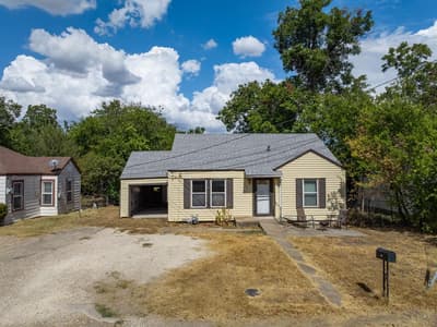 129 Victory Drive, Beverly Hills TX 76711 - Photo 2