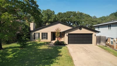 2813 Meandering Way, Bedford TX 76021