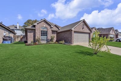 4533 Summerbrook Circle, Fort Worth TX 76137