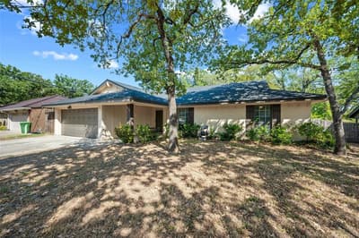 608 Ridgewood Circle, Hurst TX 76054 - Photo 4