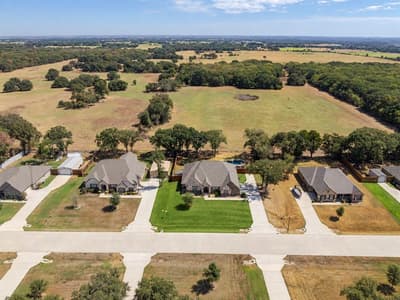 107 Willow Oak Drive, Krugerville TX 76227 - Photo 3