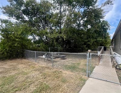 806 S 3rd Street # 6, Grandview TX 76050 - Photo 2