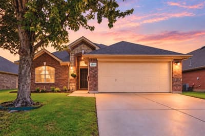 1347 Lake Forest Drive, Grand Prairie TX 75052