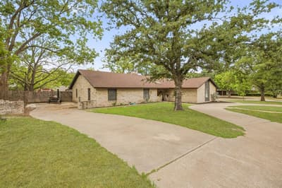 1190 N Charlotte Avenue, Stephenville TX 76401 - Photo 3