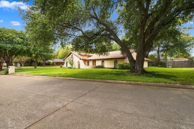 2201 Scarlet Lane, Grand Prairie TX 75050 - Photo 4