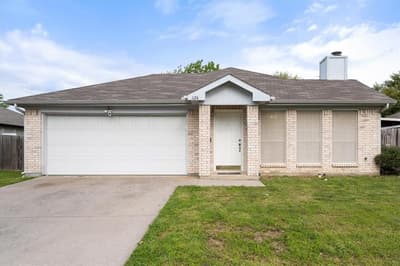 1124 Margie Street, Burleson TX 76028