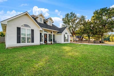 720 Daniel Street, Blossom TX 75416 - Photo 2