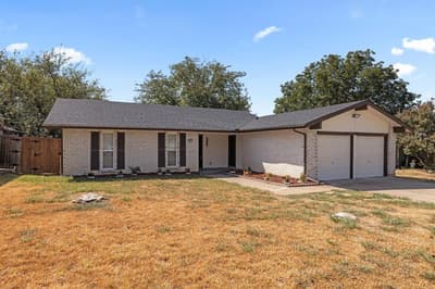1820 Wickersham Drive, Arlington TX 76014 - Photo 2