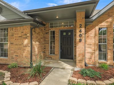 2409 Hedgeway Circle, Garland TX 75044 - Photo 2