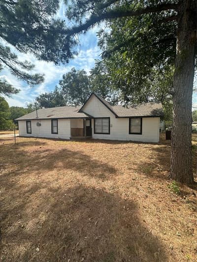632 W Ayers Avenue, De Leon TX 76444