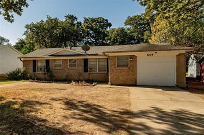 2204 Cales Drive, Arlington TX 76013 - Photo 3