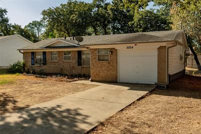 2204 Cales Drive, Arlington TX 76013