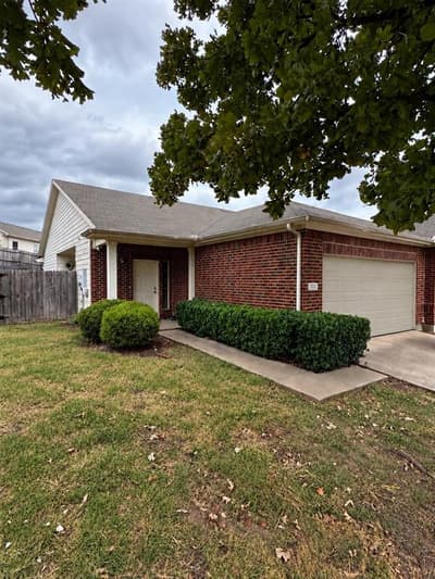 1225 Grand Central Parkway, Fort Worth TX 76131