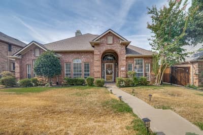 4914 Petersburg Drive, Rowlett TX 75088 - Photo 2