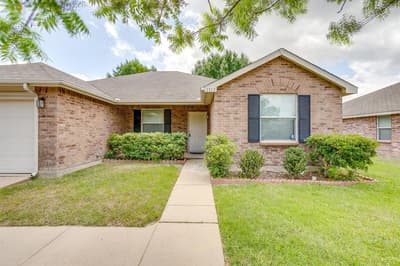 1313 Lauren Drive, Burleson TX 76028 - Photo 4