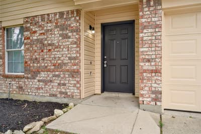 829 Santa Rosa Drive, Fort Worth TX 76052 - Photo 2