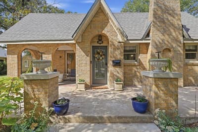 704 Forrest Avenue, Cleburne TX 76033 - Photo 4