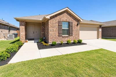 616 Sand Point Drive, Fort Worth TX 76131 - Photo 2