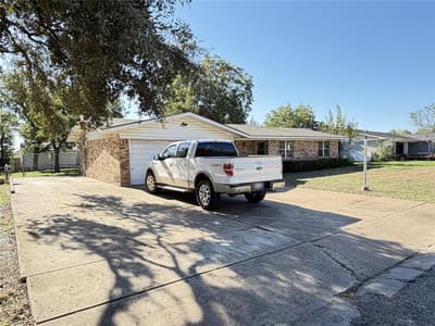 111 E Dawn Drive, Robinson TX 76706 - Photo 2