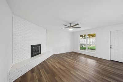 2231 Park Springs Court, Arlington TX 76013 - Photo 3