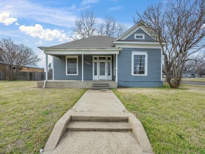 409 NW Main Street, Ennis TX 75119