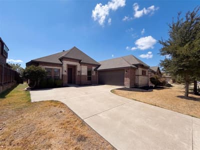 130 Red Pine Drive, Red Oak TX 75154
