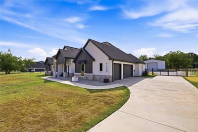 1135 Paradise Parkway, Poolville TX 76487 - Photo 5