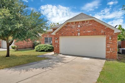 2633 Pioneer Bluffs Road, Balch Springs TX 75181 - Photo 2