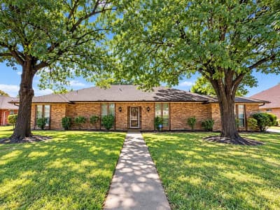 1128 Post Oak Lane, DeSoto TX 75115