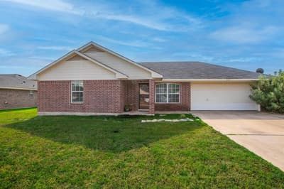 212 Broken Arrow Drive, Lacy Lakeview TX 76705
