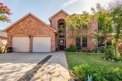 925 Rio Vista Lane, Arlington TX 76017 - Photo 2