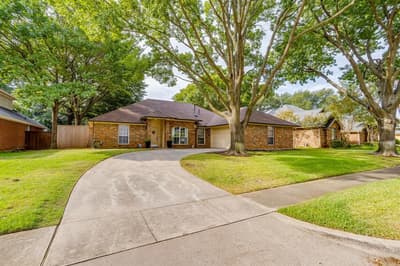 2637 Surrey Woods Road, Flower Mound TX 75028 - Photo 2