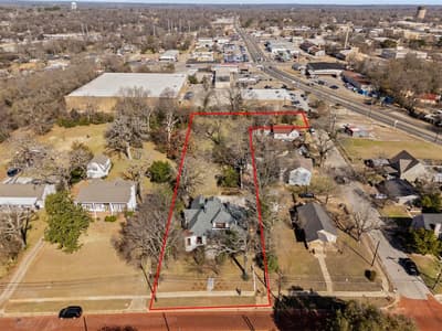 911 W Houston, Tyler TX 75702