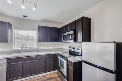 951 Zachary Drive, Arlington TX 76002 - Photo 5