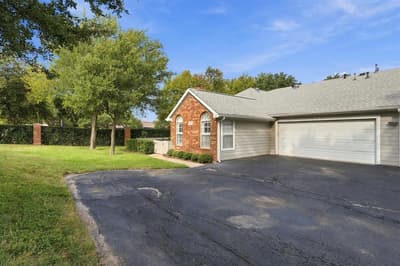 1002 Bridges Drive, Arlington TX 76012 - Photo 2